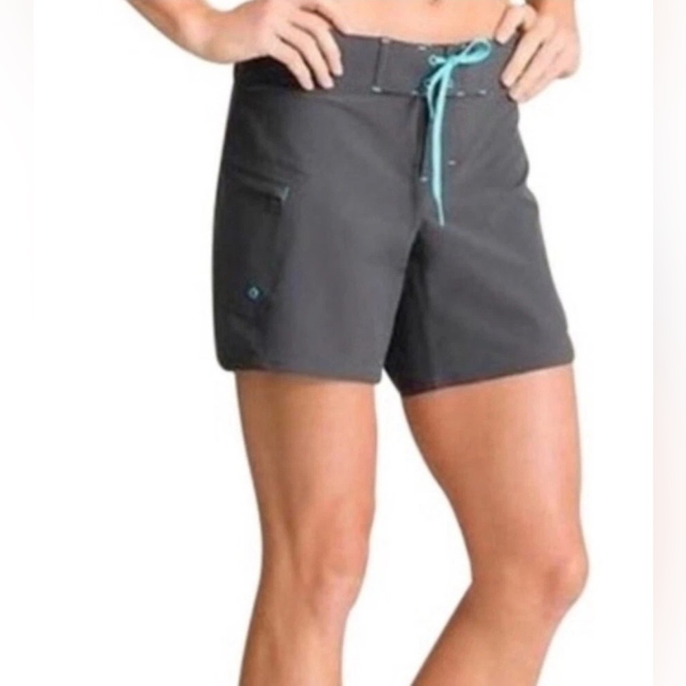 Athleta Women’s Clearwater Board Shorts Swim Hybrid 6" Inseam Zipper Pocket.